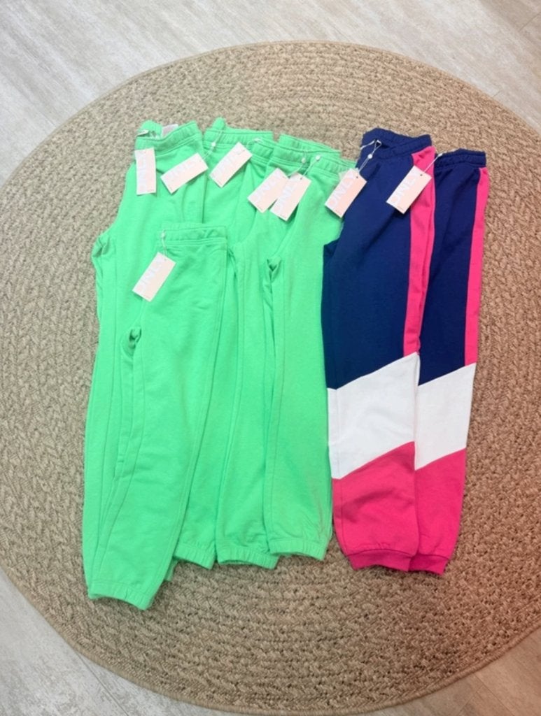 Lot de 8 nouveaux pantalons de survêtement pour filles, Enlèvement ou Envoi, Neuf, Autres tailles