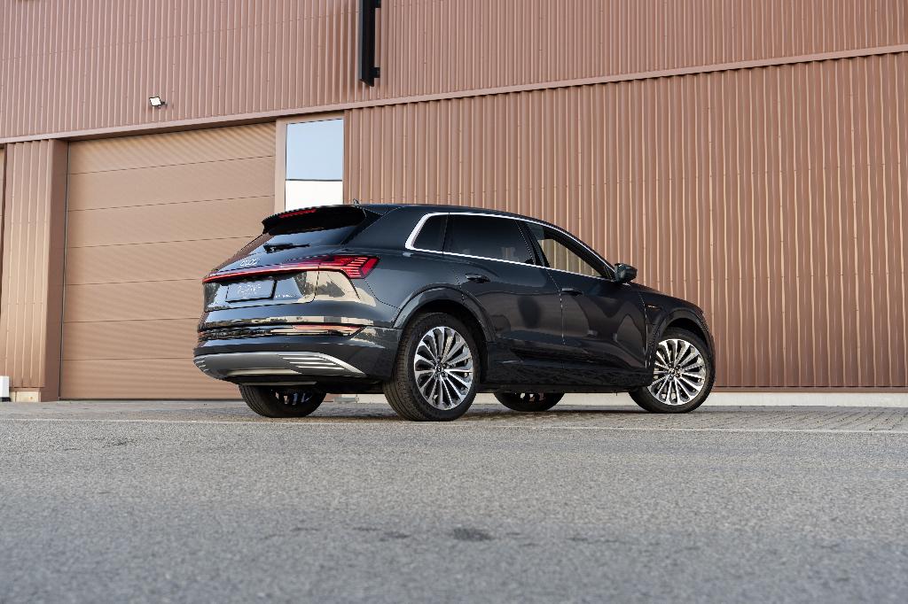 Audi E-Tron 95 kWh 55 Quattro | 98% SOH | Garantie, Autos, Audi, Cuir, Argent ou Gris, Achat, Phares entièrement LED