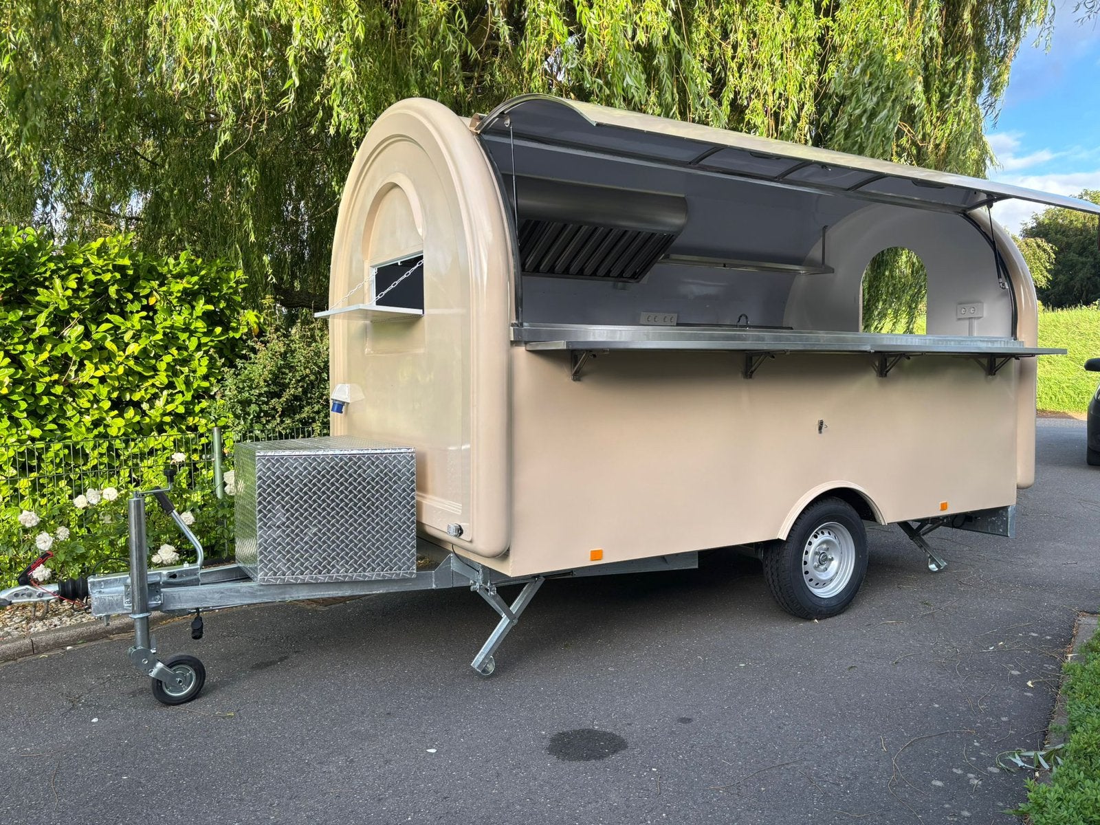 Roundtop L foodtrailer foodtruck, Zakelijke goederen, Stock en Retail | Verkoopwagens, Ophalen