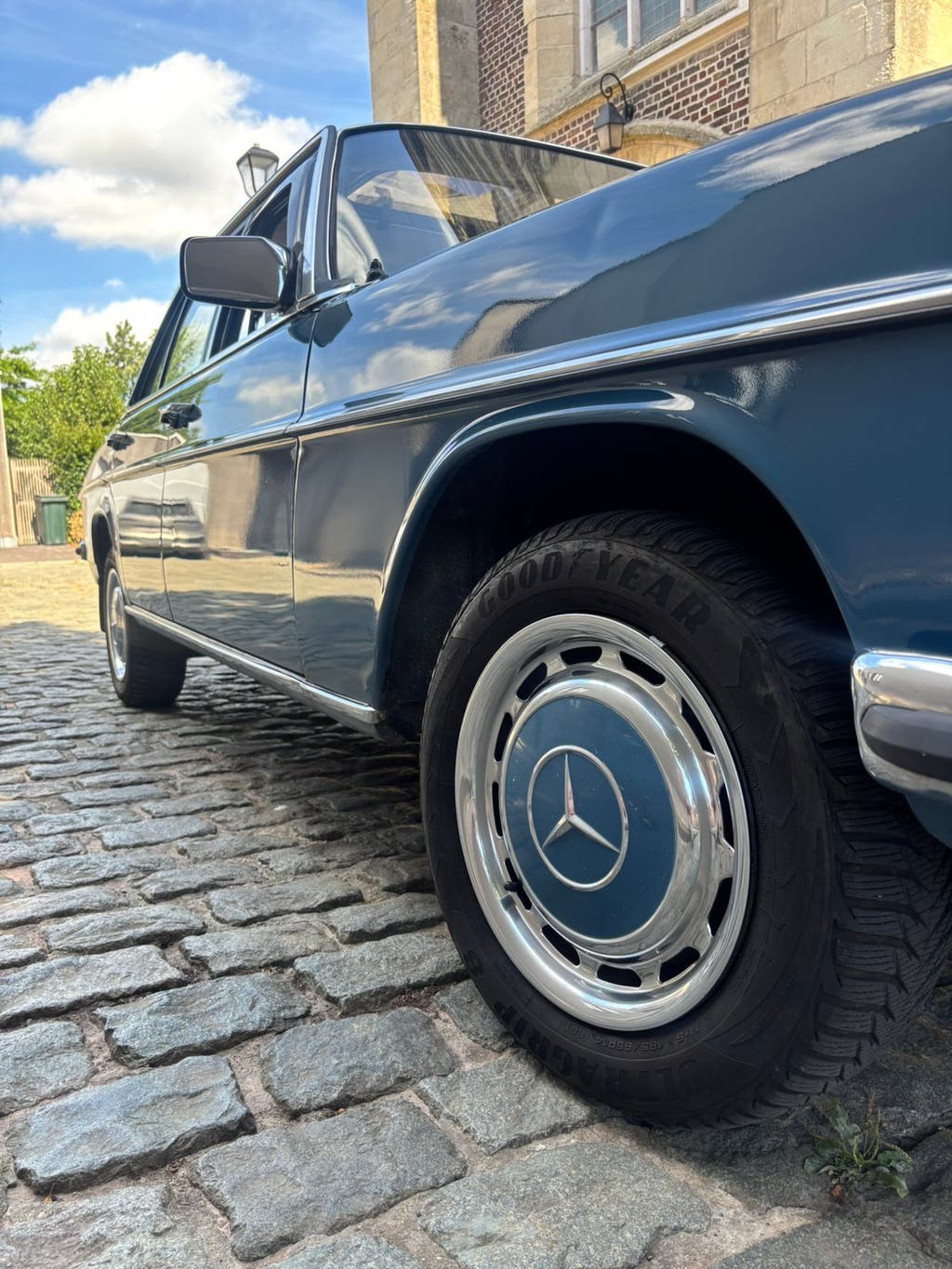 Mercedes-Benz W115 1975 oldtimer met 78.340km, foto 6