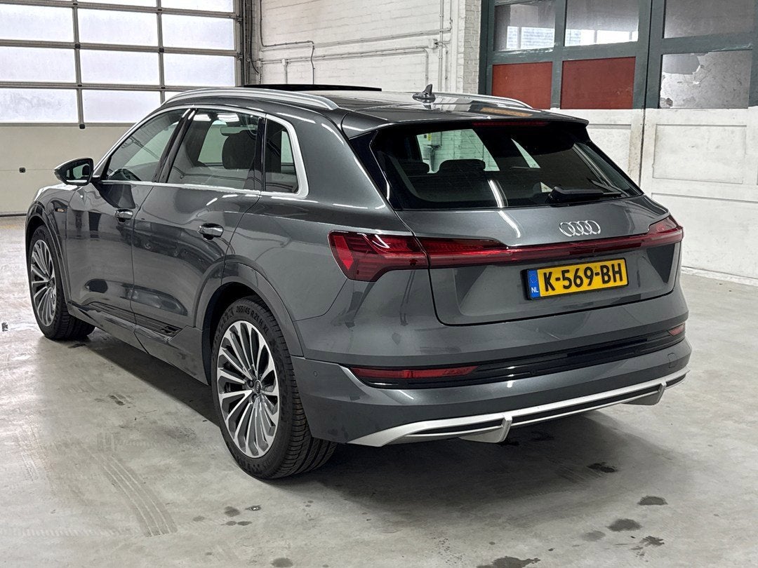Audi E-tron 55 quattro 3x S-line edition 95 kWh SOH 89,9 %|L, Auto's, Audi, Automaat, Dealer onderhouden, Zwart, 408 pk
