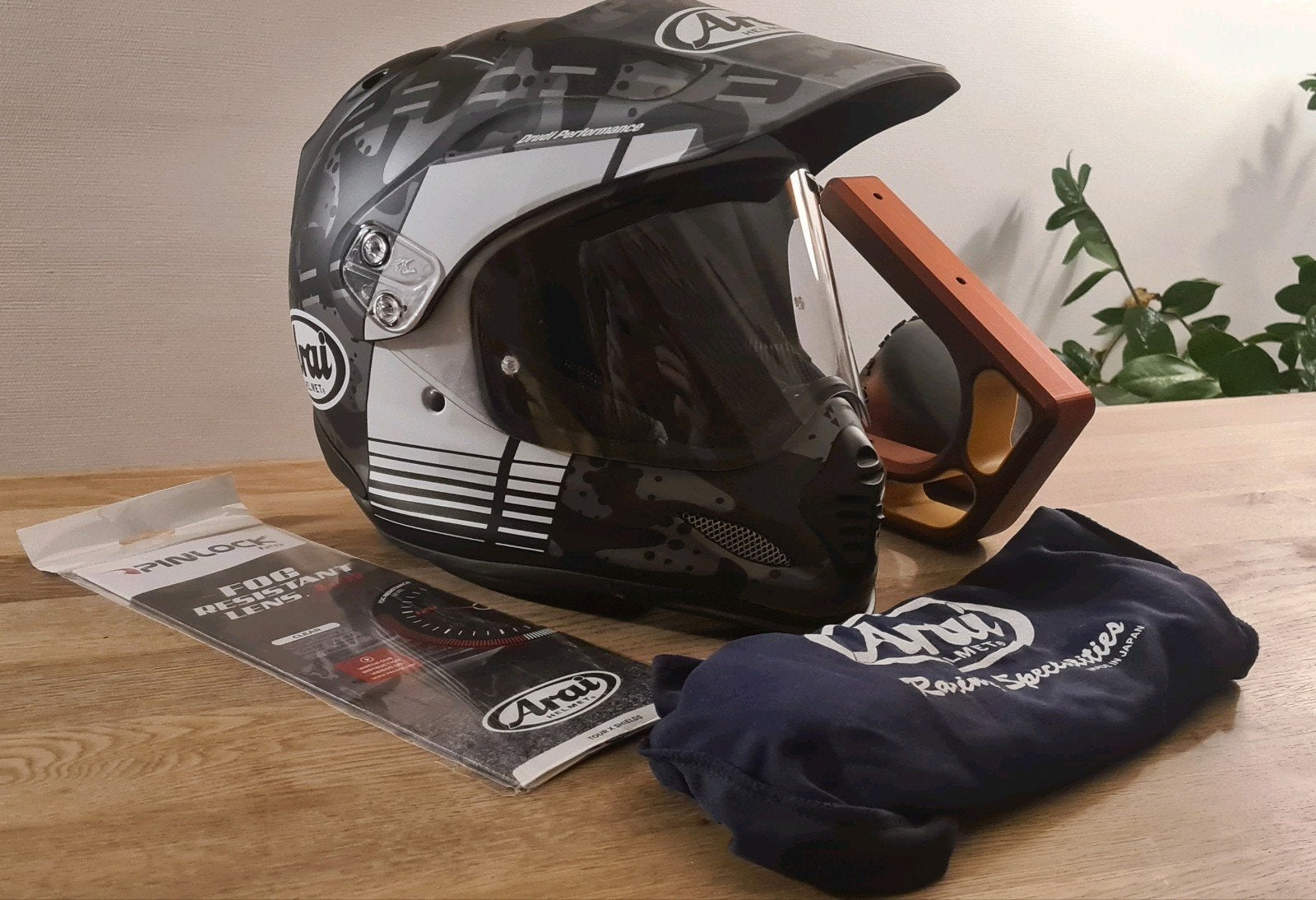 Arai Tour-X4 Depart grijze motorhelm - maat M - Conditie New, Motoren, Ophalen, M, Arai, Nieuw zonder kaartje