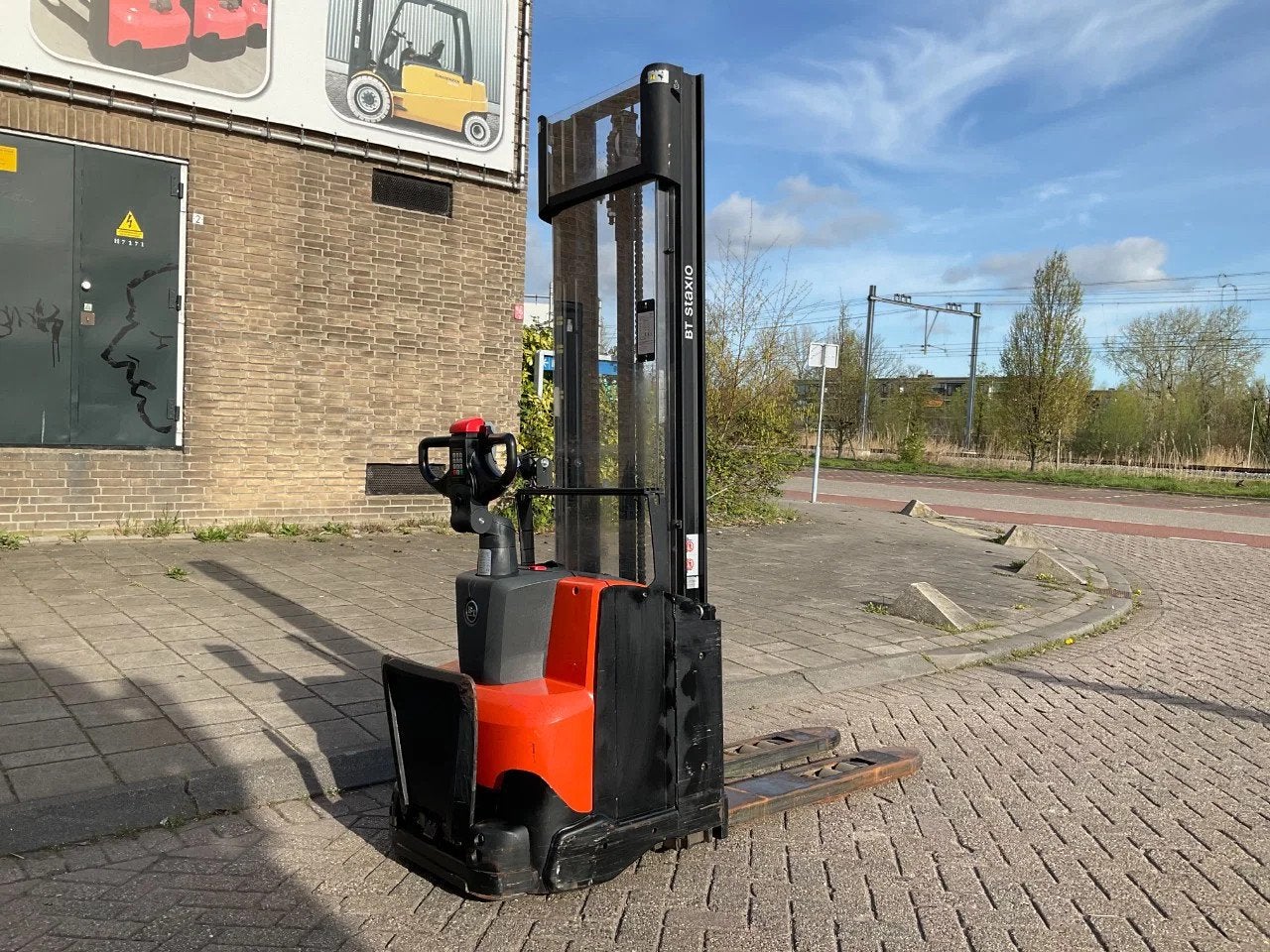 BT SWE120L 1200KG 3.70METER STAPELAAR / HEFTRUCK, Stapelaar, 1000 tot 2000 kg, BT, Marconistraat 2
3133KL  Vlaardingen, NL