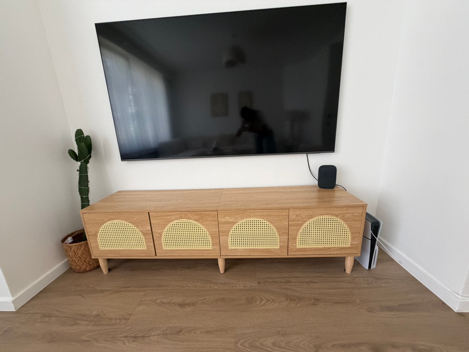 Mooie houten tv-kast / dressoir met rieten front, Ophalen, Zo goed als nieuw