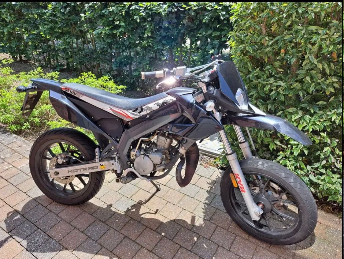DERBI SENDA X-TREME DRD RACING 50cc, Fietsen en Brommers, Brommers | Crossbrommers, Zo goed als nieuw, Derbi, Ophalen