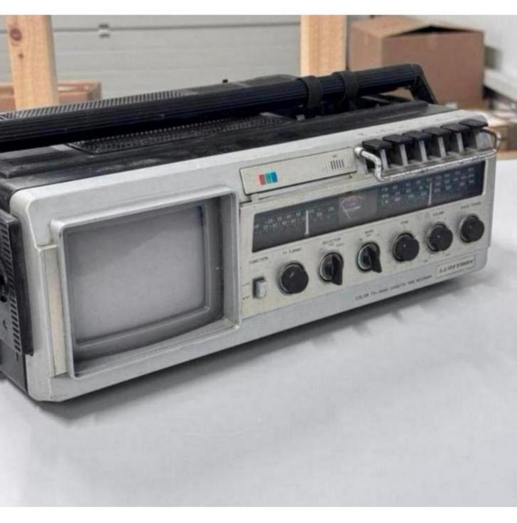 LLOYTRON 5" Color TV Radio Cassette Tape Recorder T-055 vtg, Ophalen of Verzenden, Audio en Video