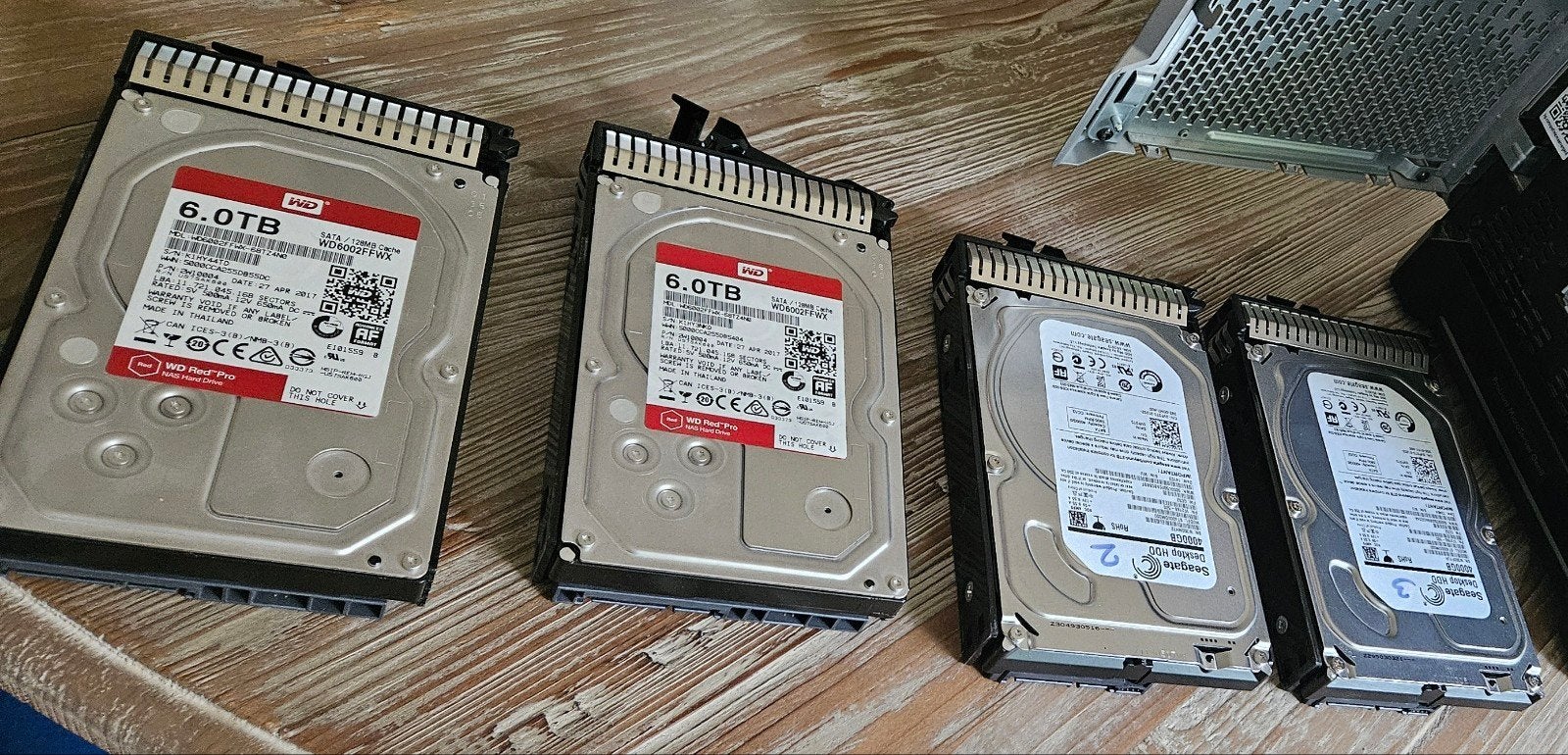 20 TB opslag - 2x 6 +2x 4, Computers en Software, Harde schijven, Ophalen, Intern, 20 TB, SATA