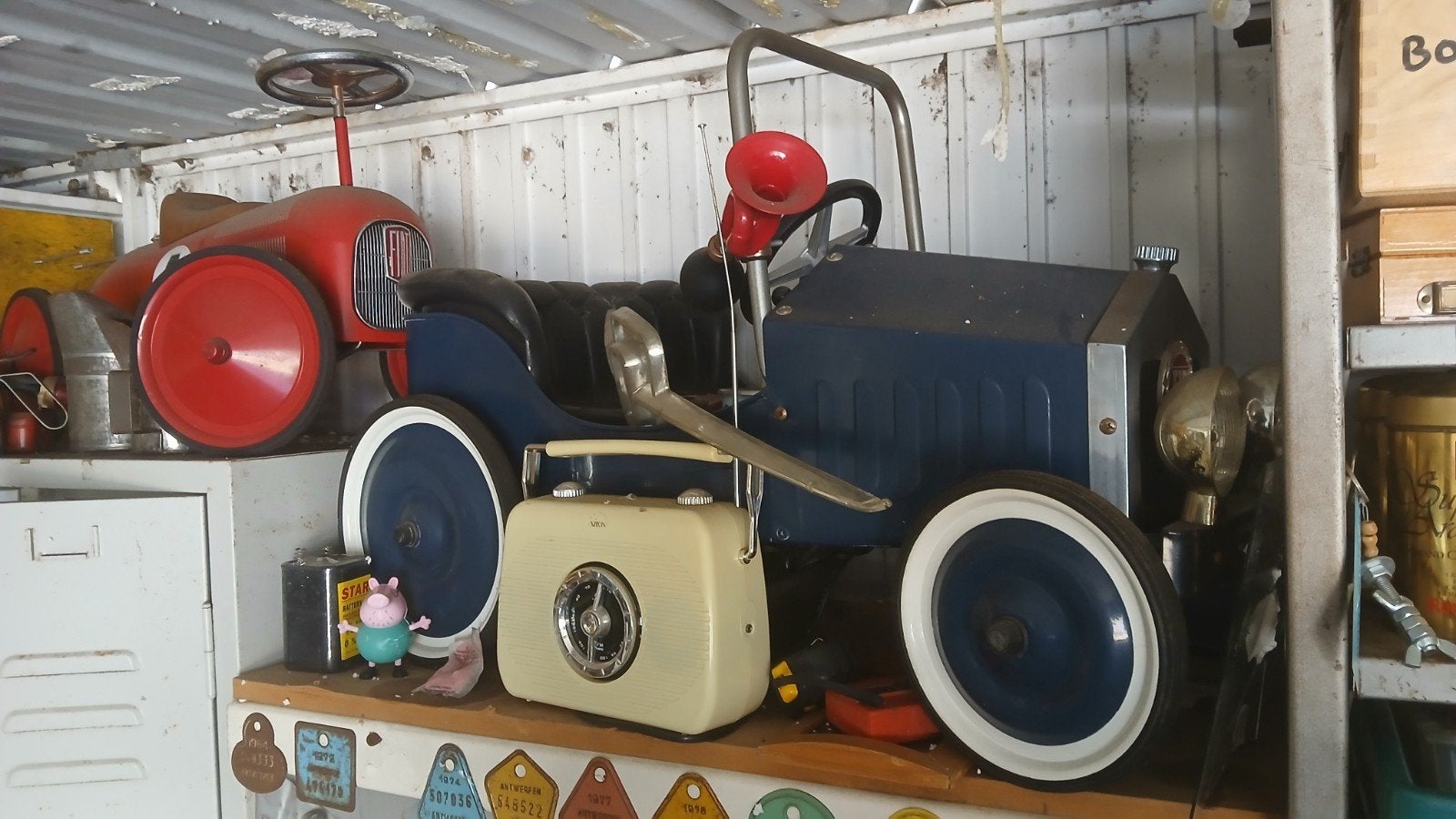 Voiture à pédales en métal, Enfants & Bébés, Enlèvement