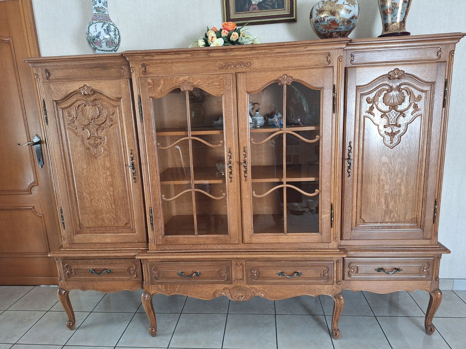 Eetkamer met 6 stoelen vitrine kast en dressoir., Huis en Inrichting, Complete eetkamers, Ophalen