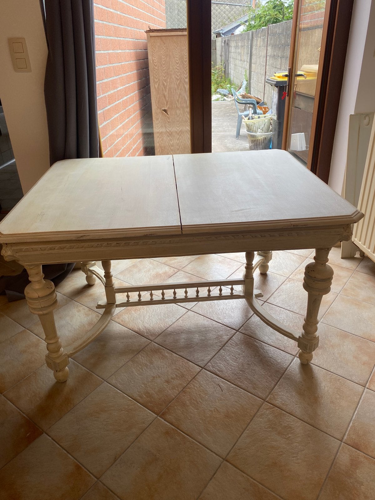 Ensemble table et chaises, Enlèvement