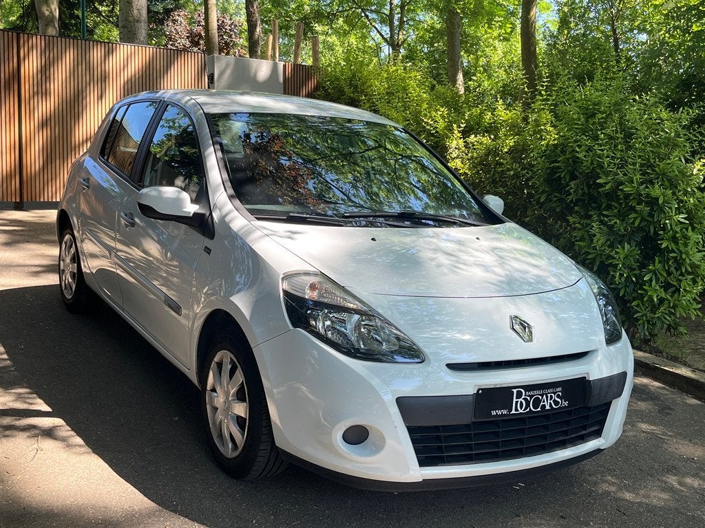 Renault Clio 1.5dci Nieuwstaat, Autos, Renault, https://public.car-pass.be/vhr/b9ff0edc-ce5a-4ed9-9f22-7701cb991f9f, Euro 5, Achat