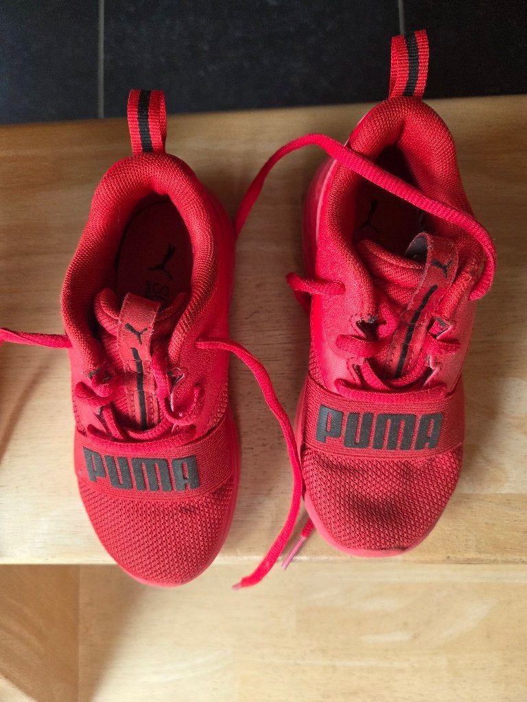 Kinder Puma's maat 28, Ophalen