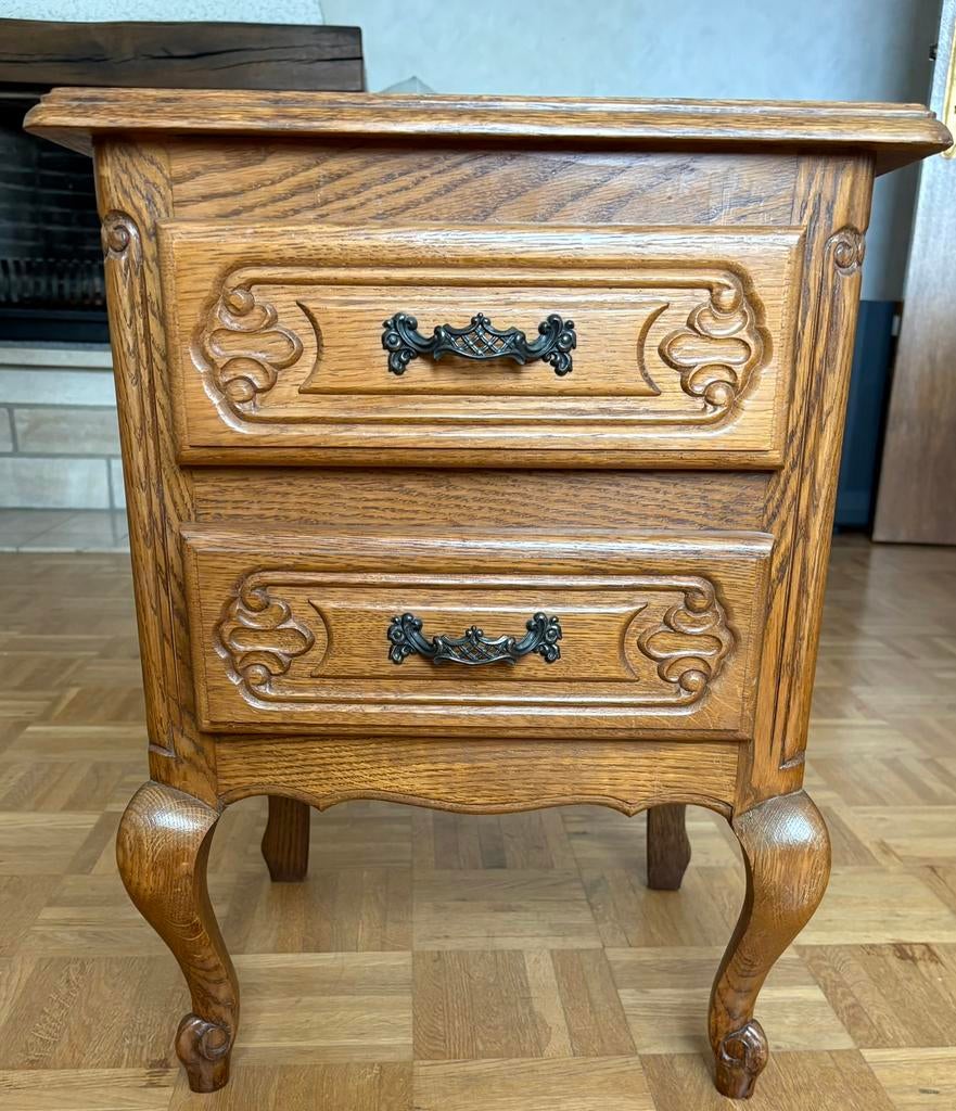 Table de chevet en chêne foncé, Enlèvement, Utilisé