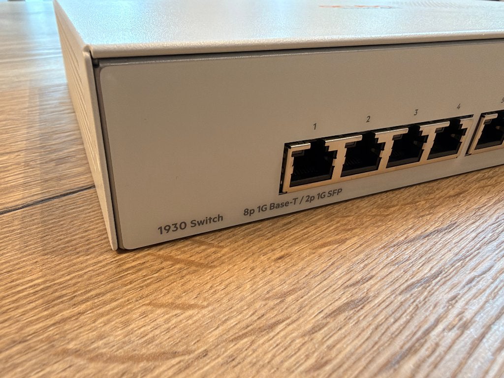 Aruba Instant On 8 port 1930 JL680A Managed Gigabit Switch, Ophalen, Zo goed als nieuw