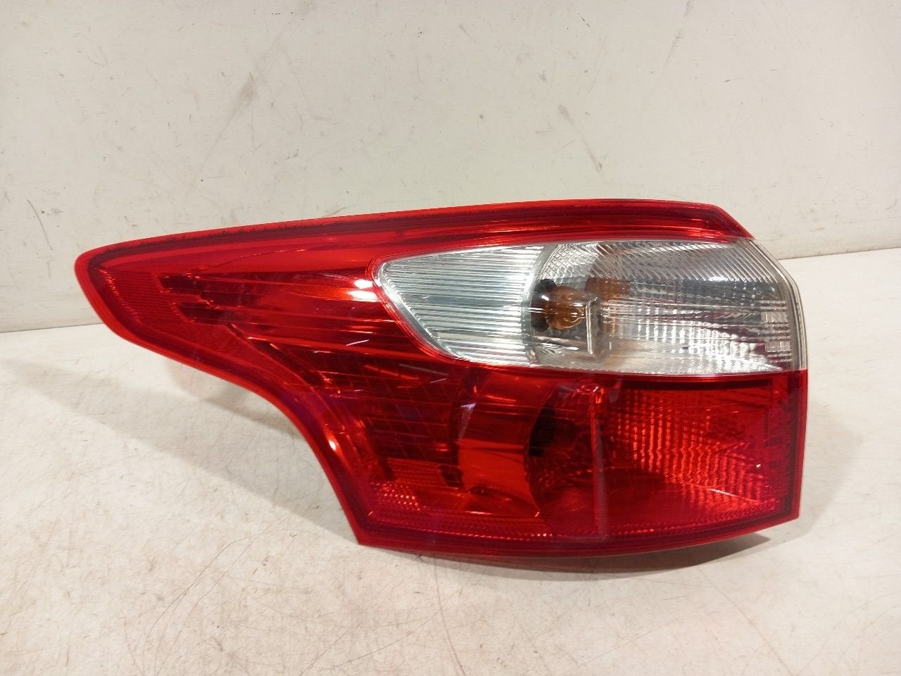 Achterlicht links buiten Ford Focus, Autos : Pièces & Accessoires, Éclairage, Onderdelen@venauto.nl, Van der Ven Autorecycling B.V.