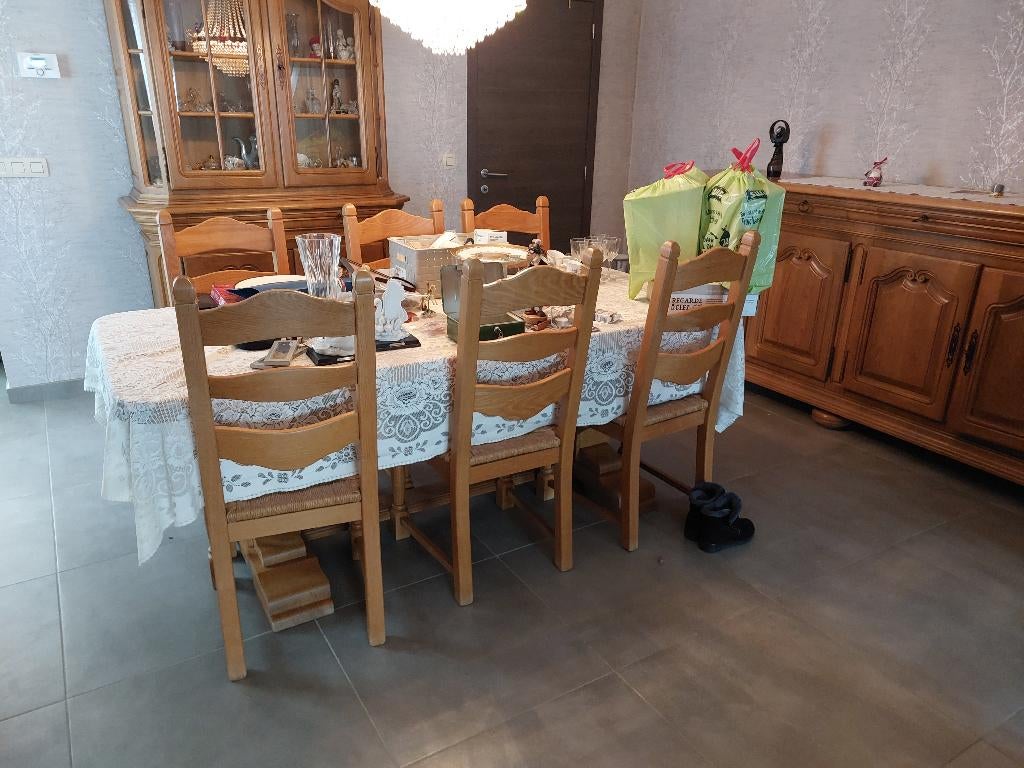 EIKEN EETPLAATS puur massief, Ophalen, Zo goed als nieuw, Rustiek, 4 tot 6 stoelen