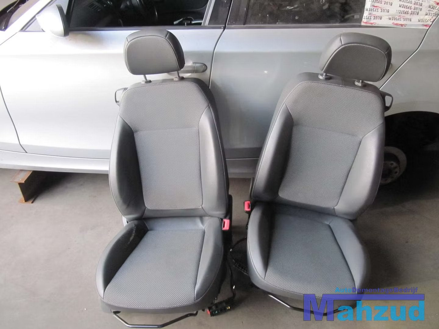 OPEL CORSA D Compleet interieur zwart leer 3 deur, Opel Automobile GmbH, Opel, Bahnhofsplatz 1
65423  Russelsheim am Main, DE