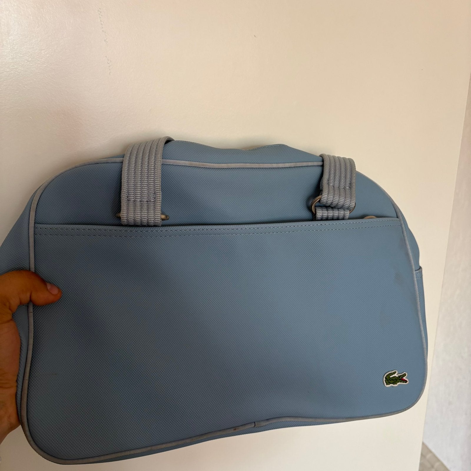 Un véritable sac Lacoste à petit prix, Bijoux, Sacs & Beauté, Sacs | Sacs à bandoulière, Enlèvement ou Envoi, Comme neuf