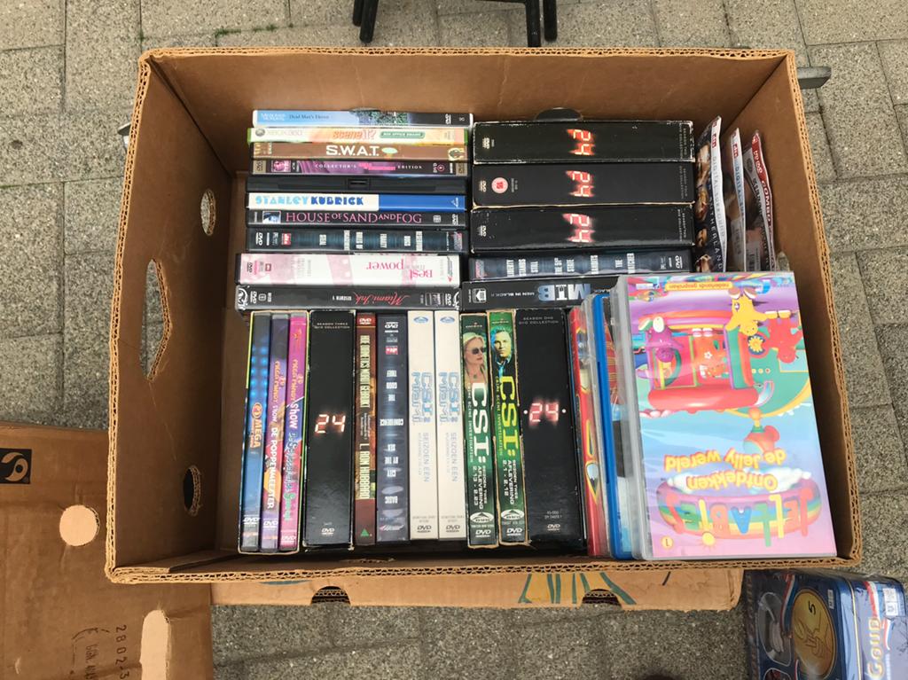 Dvd ongeveer 400a 500 stuks, Ophalen, Zo goed als nieuw