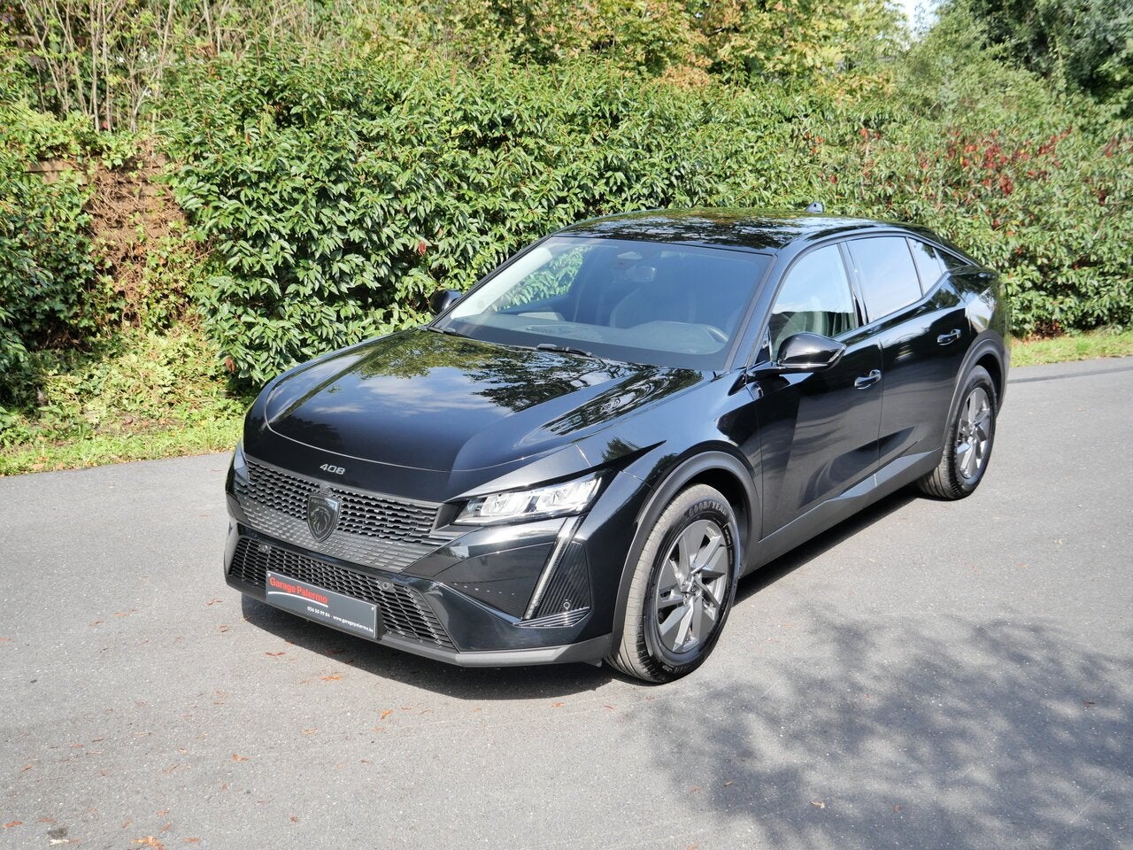 Peugeot 408 Allure Hybrid 145 e DCS6 Belgisch voertuig, Auto's, 0 min, Zwart, Bedrijf, 5 deurs