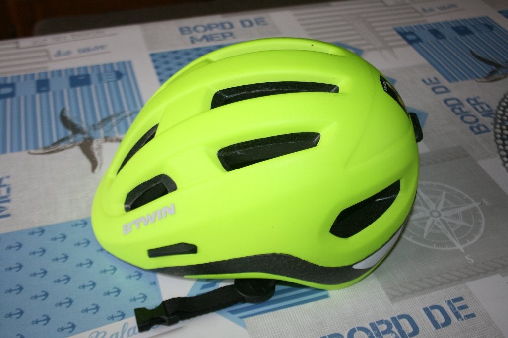 casque pour cycliste, Garçon ou Fille, BTwin, Utilisé, Enlèvement