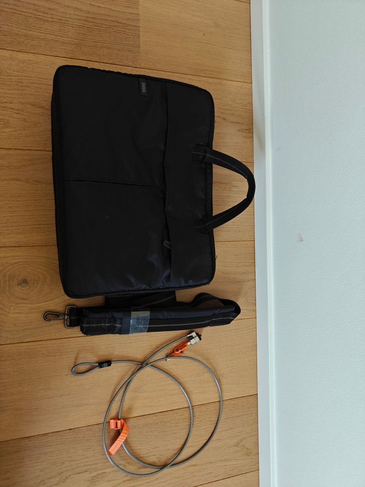 Laptoptas Dell met laptopslot, Computers en Software, Laptoptassen, 17 inch of meer, Dell, Zo goed als nieuw, Zwart
