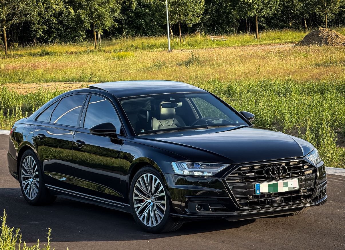 Options complètes de l'Audi A8 S-Line Quattro 2018 55TFSi, Autos, Audi, Particulier, A8, Android Auto, Essence, Alcantara, Quatre roues motrices / 4X4