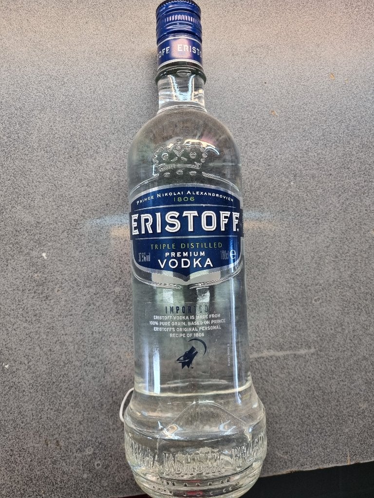 vodka, Neuf, Autres régions, Pleine, Enlèvement