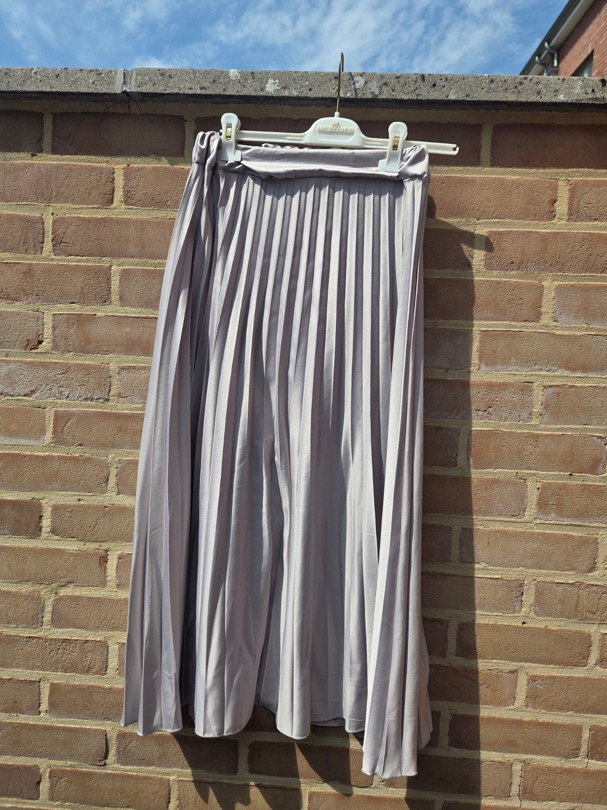 Mooie lange plissérok zilver/grijs TU ruime large, Kleding | Dames, Rokken, Maat 42/44 (L), Nieuw, Ophalen of Verzenden, Grijs