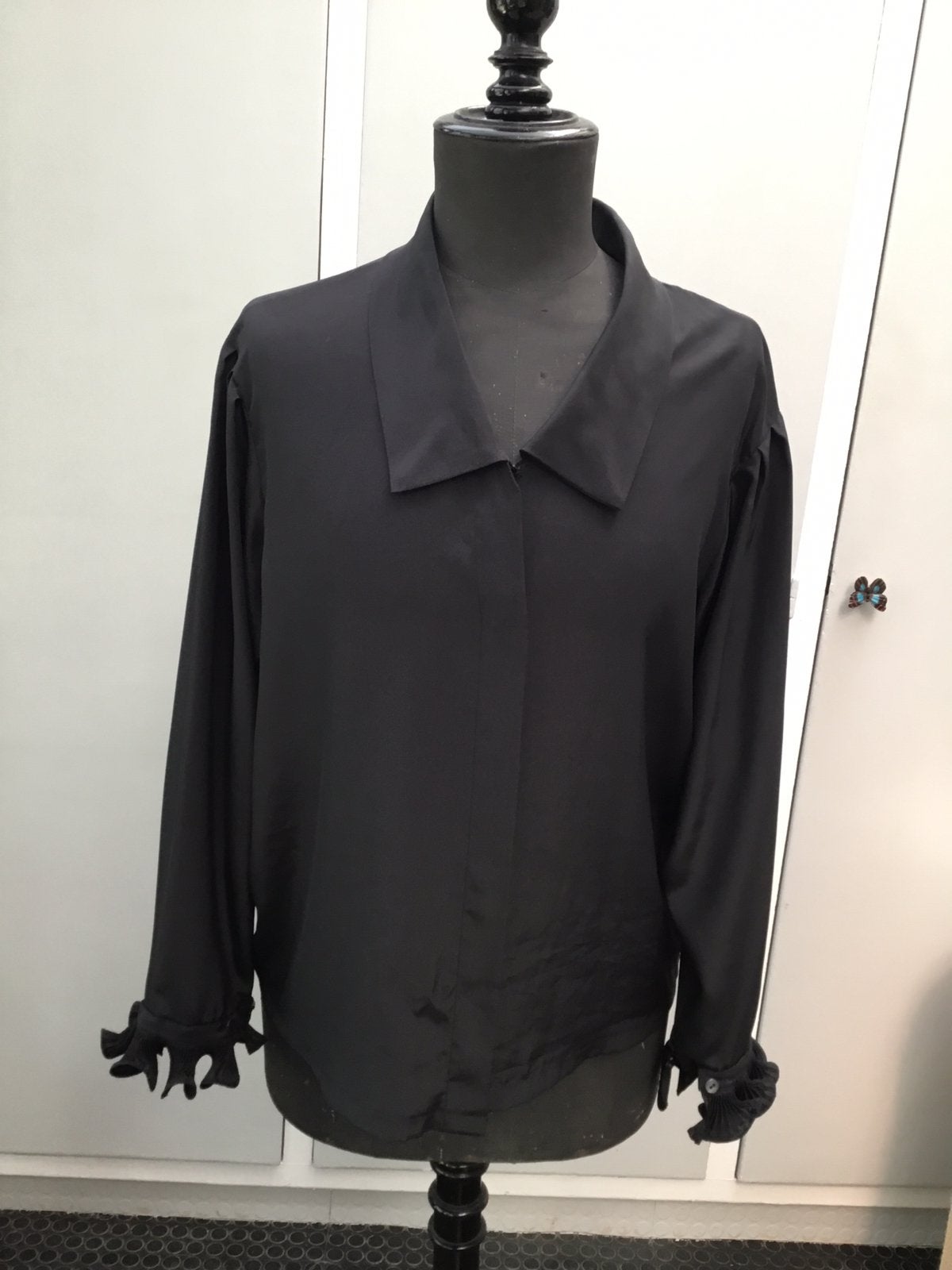 Blouse noire Louis Féraud taille 40, Enlèvement ou Envoi, Comme neuf, Taille 38/40 (M), Noir