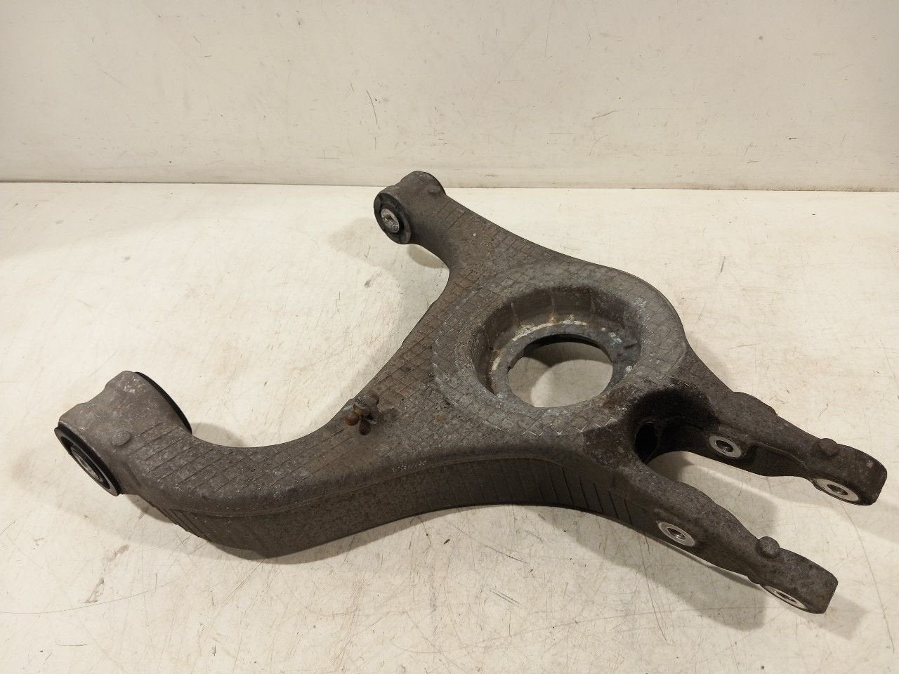 Draagarm links achter Porsche Panamera, Onderdelen@venauto.nl, Van der Ven Autorecycling B.V., Gebruikt, Ettenseweg 76, 4706 PB Roosendaal, The Netherlands