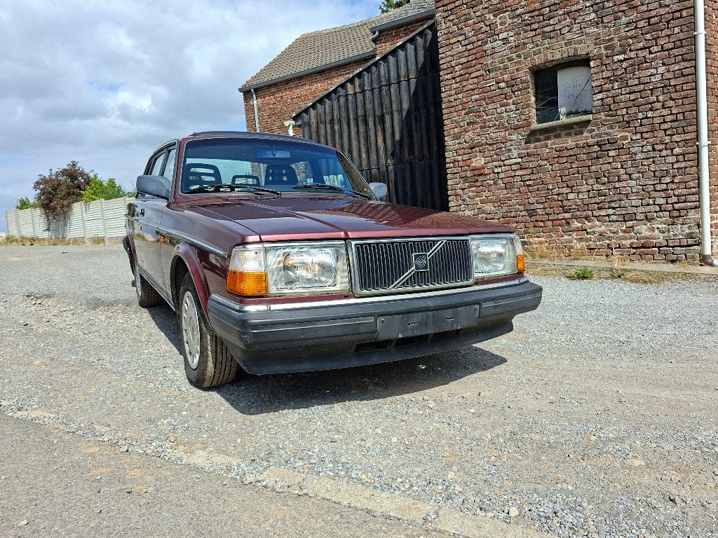 Voiture Ancêtre Volvo 240 GLD année 1989., Autos, Oldtimers & Ancêtres, Achat, 4 portes, Boîte manuelle, Autres couleurs