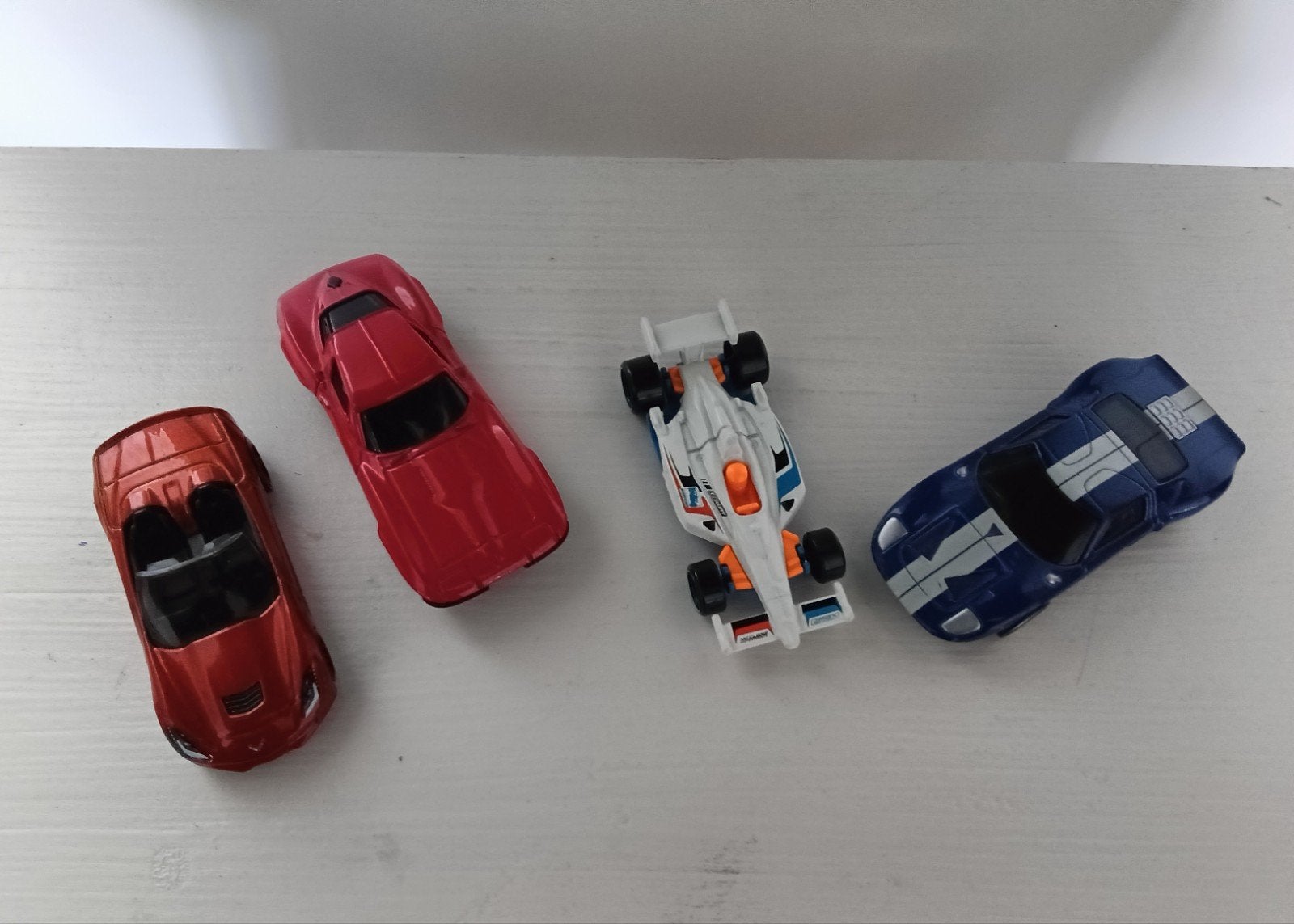 4 sportieve auto's (S1/6), Enlèvement ou Envoi