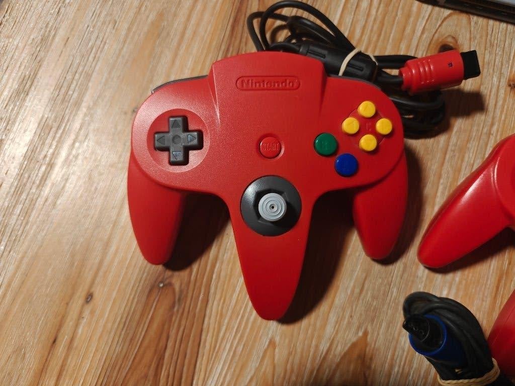 Nintendo 64 : 2 manettes rouges, Consoles de jeu & Jeux vidéo, Jeux | Nintendo 64, À partir de 7 ans, Aventure et Action, Utilisé