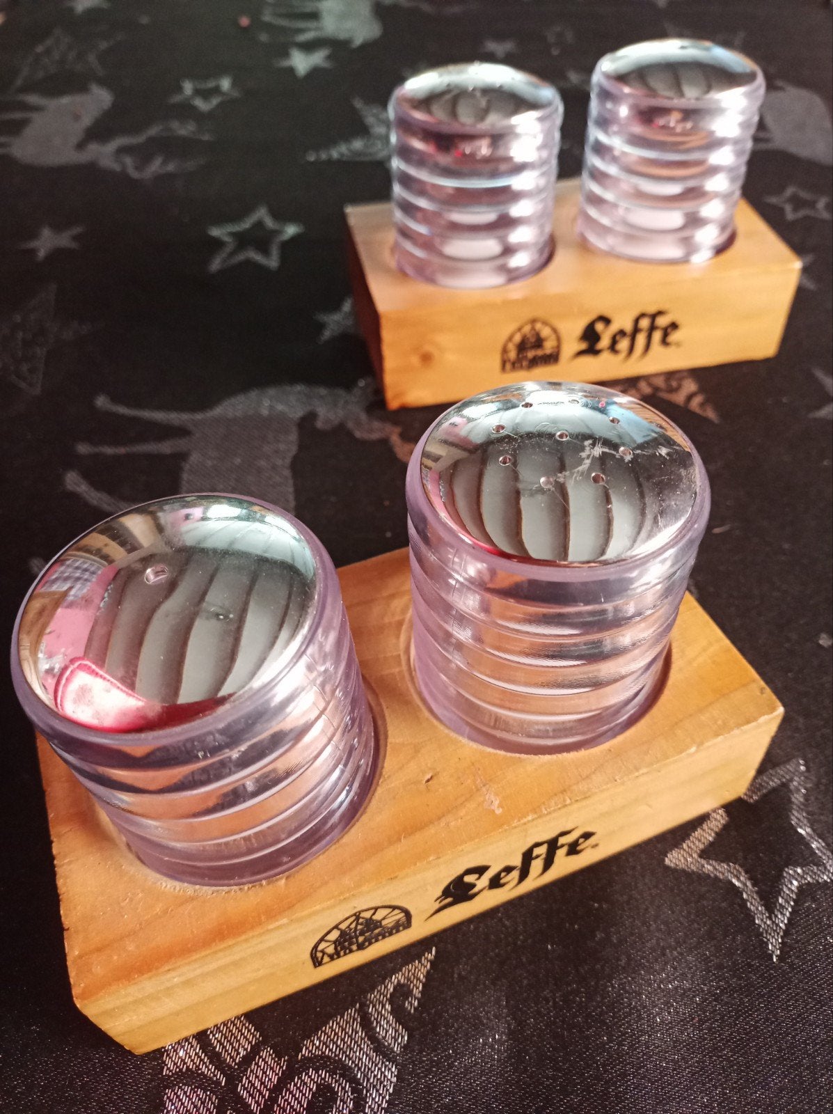 Peper en zoutvaatjes Leffe, Enlèvement, Leffe