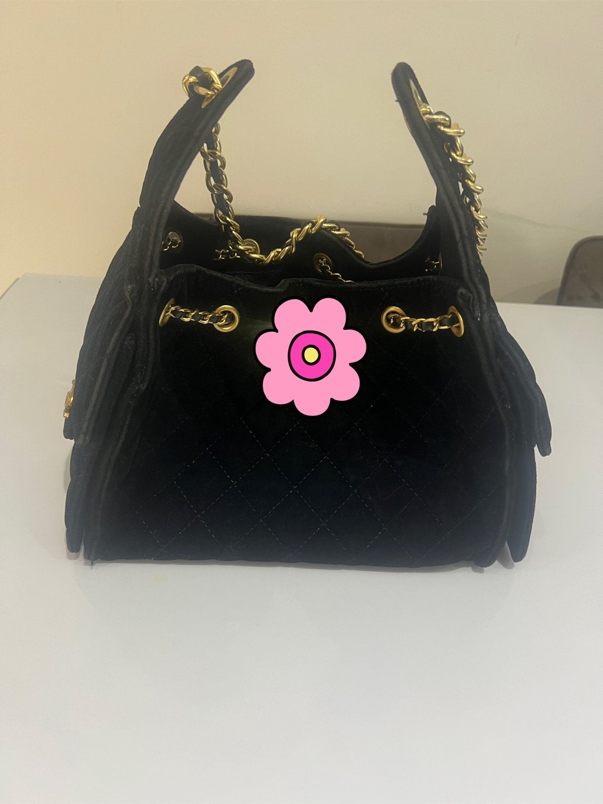 Zwarte, suede handtas - laatste nieuw model, Bijoux, Sacs & Beauté, Enlèvement ou Envoi, Comme neuf, Sac à main