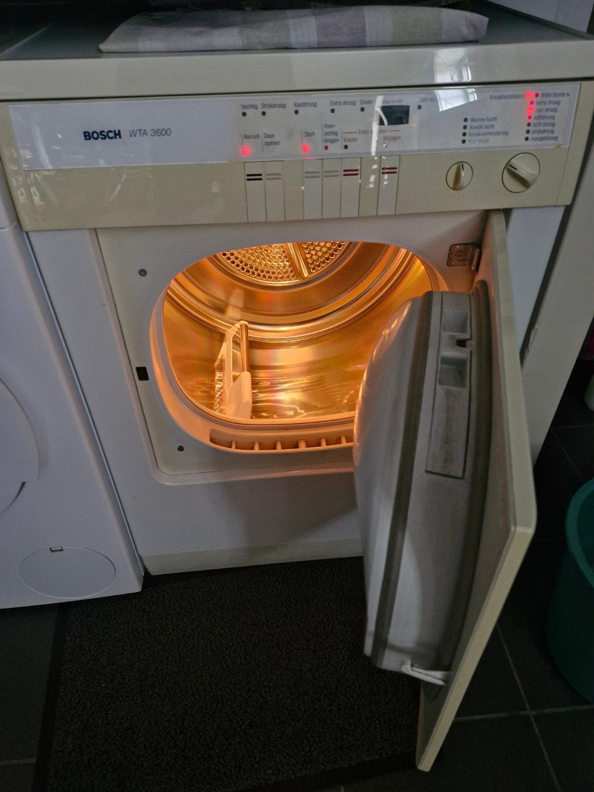 Bosch WTA 3600, Electroménager, 6 à 8 kg, Évacuation d'air, Chargeur frontal, Enlèvement