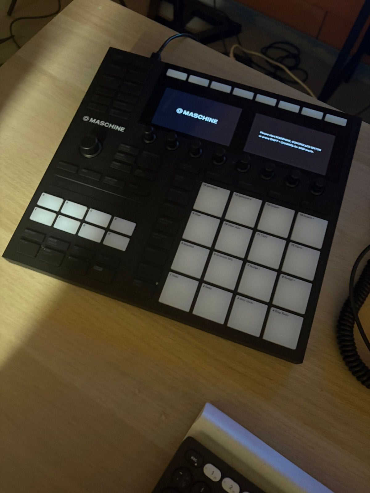 Native Instruments Machine MK3, Ophalen, Zo goed als nieuw