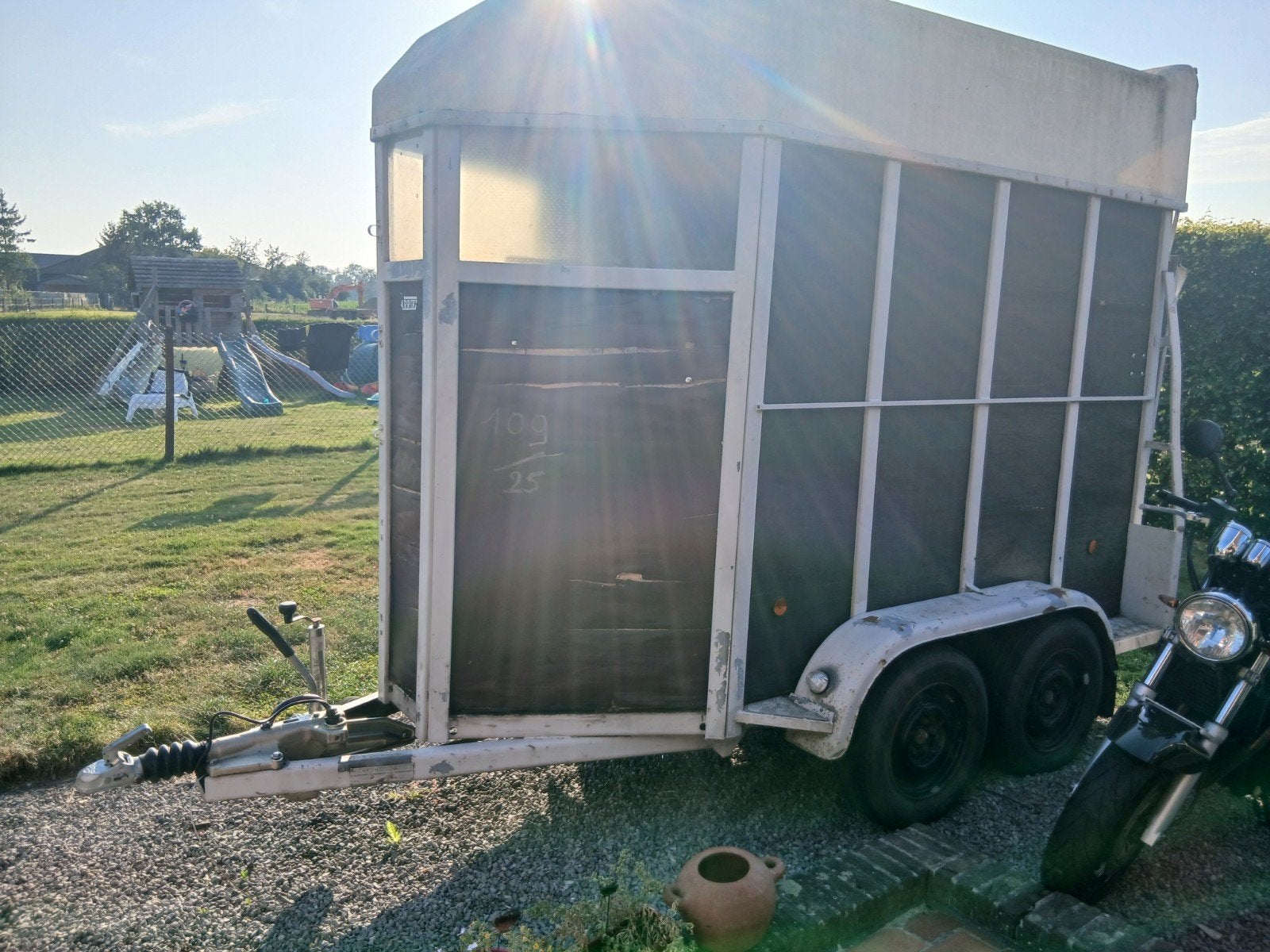 Paarden trailer voor 2 paarden. Zonder papieren, Enlèvement