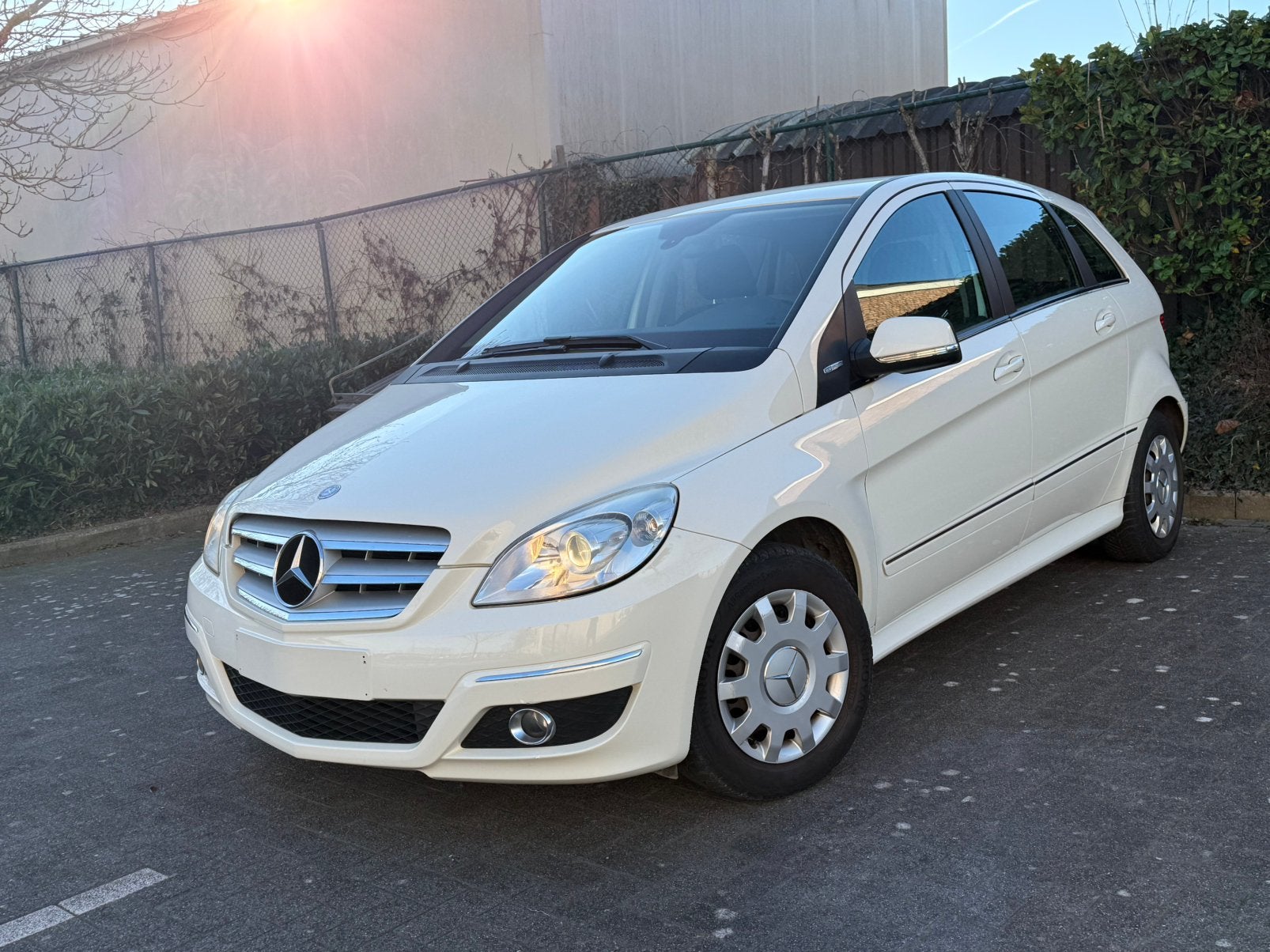 Mercedes  B 160 benzine  87.000 km, Auto's, Mercedes-Benz, Euro 5, Stof, Zwart, Wit