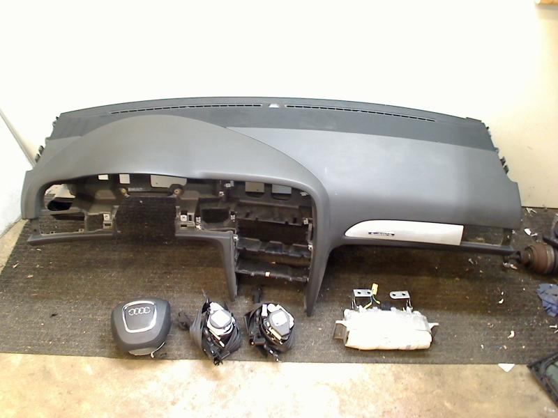 AIRBAG SET s-line Audi A6 Avant (C6) (4F0857705), Gebruikt, Dhr. R. de Gouw, Audi, De Bloemendaal 21 21
5221 EB  'S HERTOGENBOSCH, NL