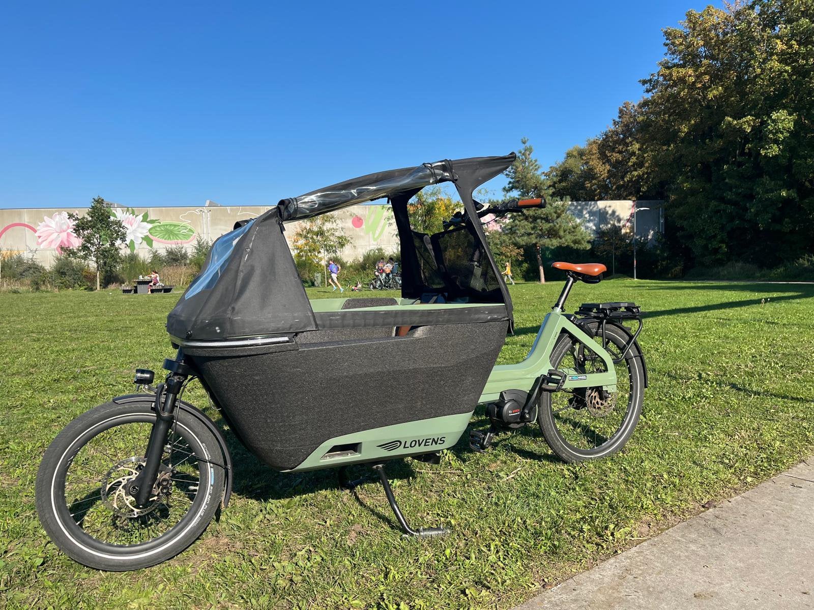 Louvens Bakfiets, Fietsen en Brommers, 3 kinderen, Elektrisch, Zo goed als nieuw, Ophalen