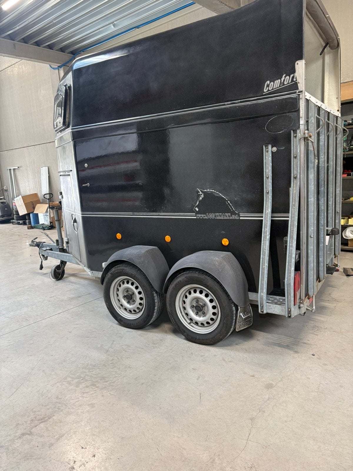 Paardentrailer met zadelkamer, Ophalen, Zo goed als nieuw, Aluminium