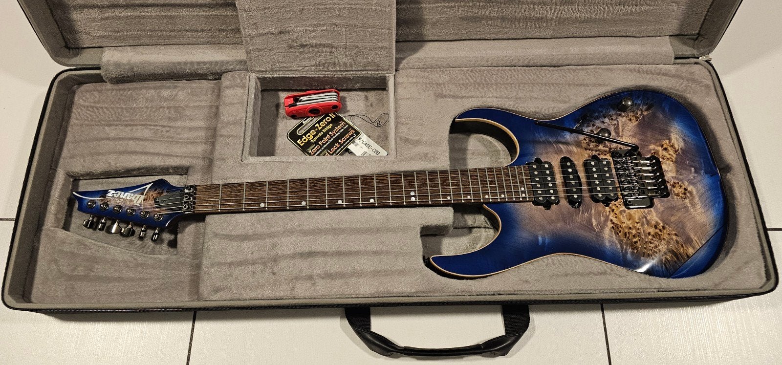 Ibanez RG1070PBZ in nieuw staat + ibanez case.
Twv 1650€., Enlèvement, Ibanez