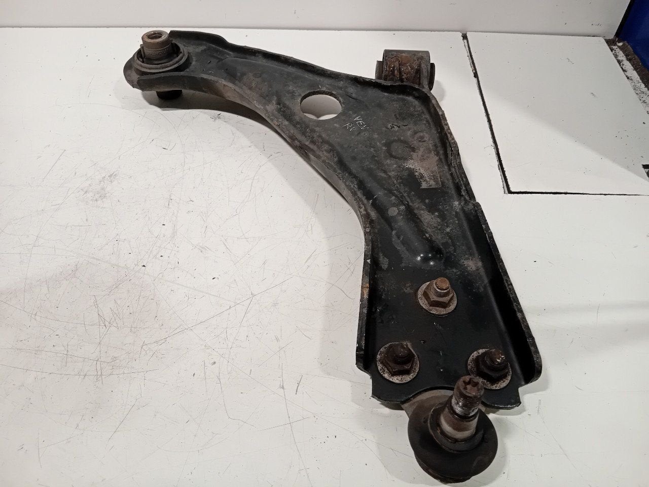 Draagarm rechts voor Citroën Berlingo, Onderdelen@venauto.nl, Van der Ven Autorecycling B.V., Citroën, Ettenseweg 76, 4706 PB Roosendaal, The Netherlands
