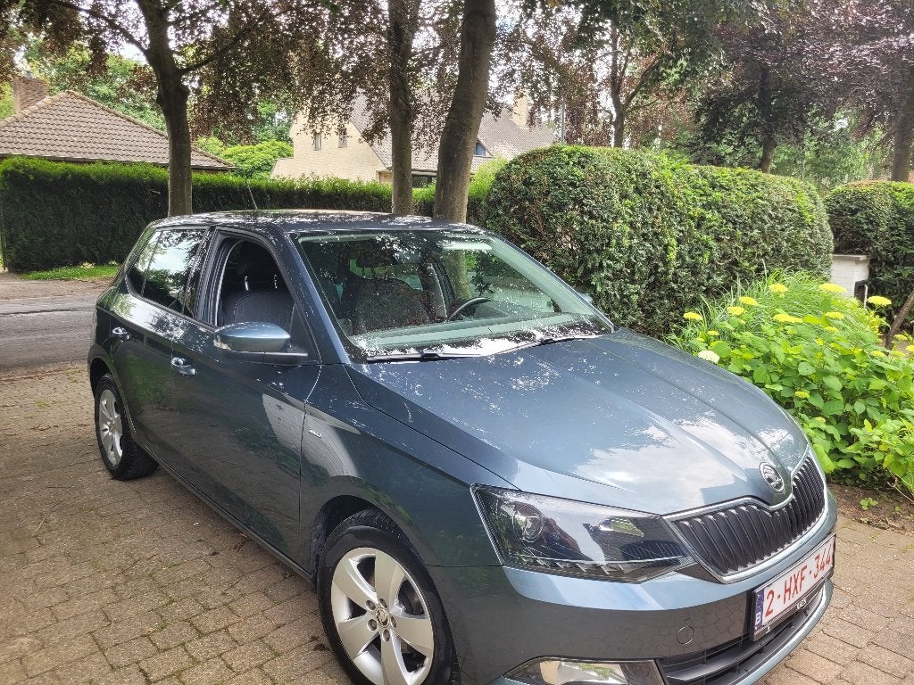 SKODA Fabia AMBITION TS70/1.0 M5F - met MyWay grantie, Autos, Skoda, Argent ou Gris, Achat, Euro 6, Capteur de lumière