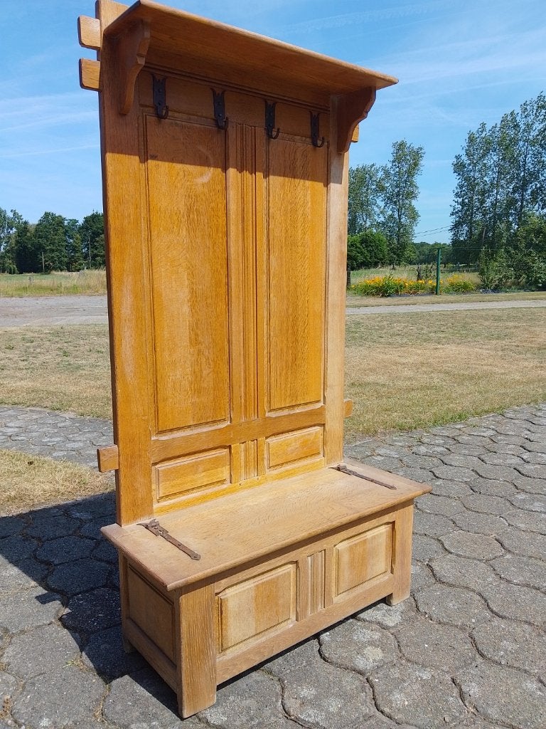 Kapstokkast, Ophalen