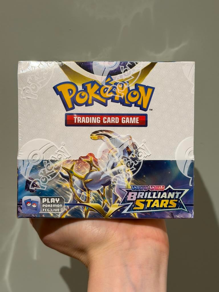 Pokemon brilliant stars booster box nr2, Ophalen, Nieuw, Boosterbox