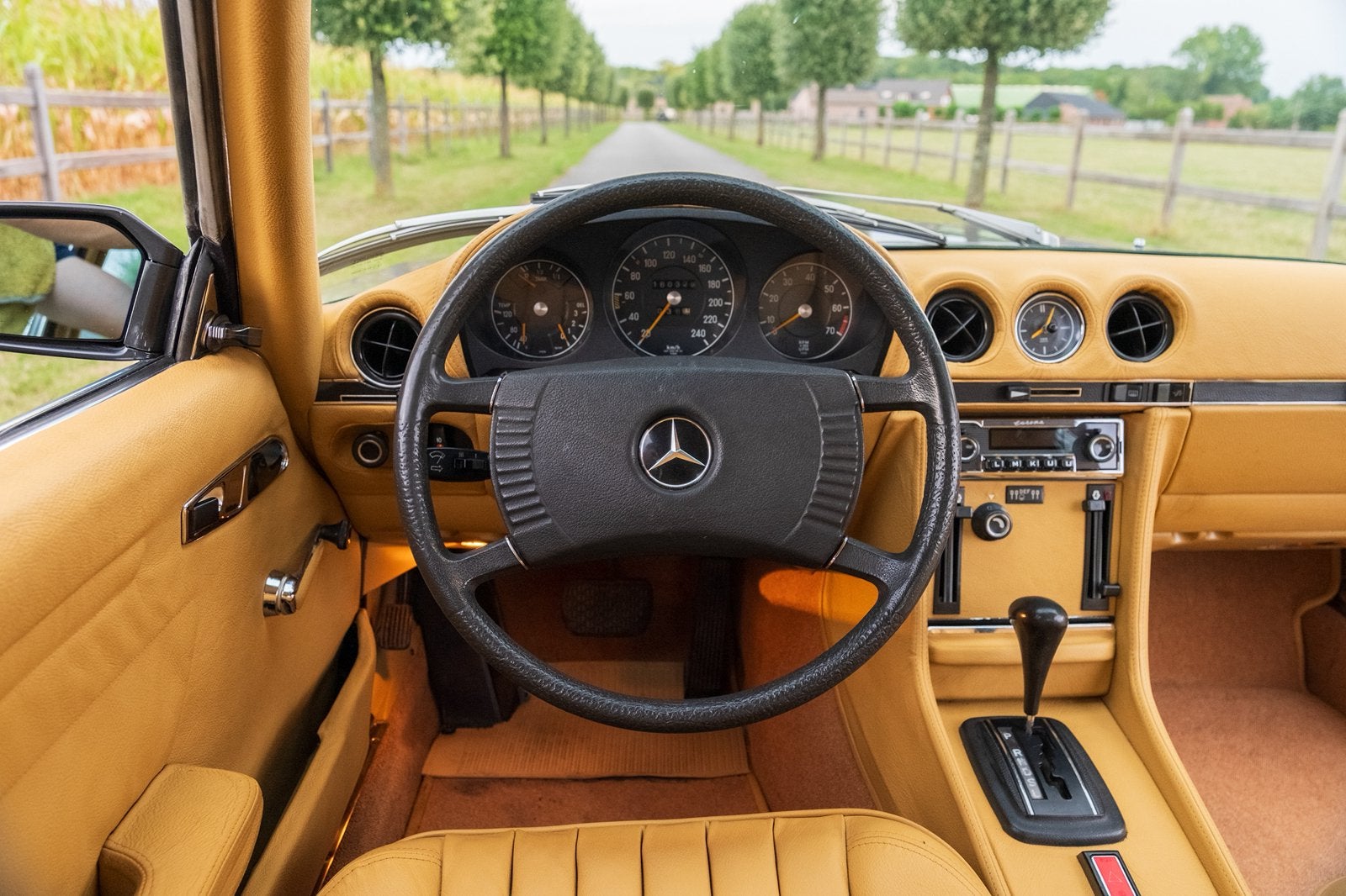 Mercedes-Benz 350SLC - 1973, Cuir, Argent ou Gris, Achat, Entreprise