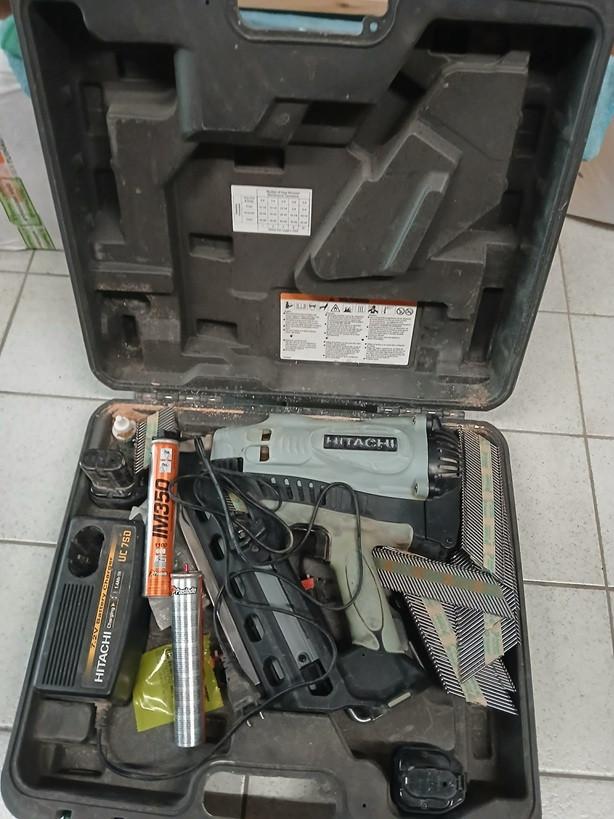 Pince à ongles Hitachi Koki NR90GC2, Enlèvement, Utilisé